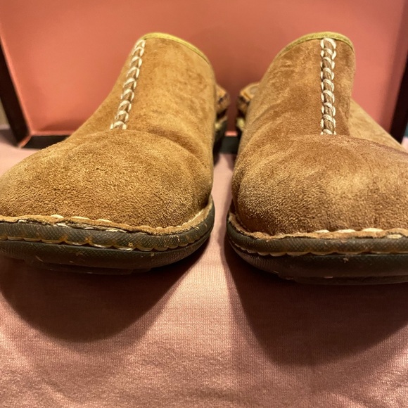 Tan Suede Ugg Slide In Clogs - Picture 2 of 5